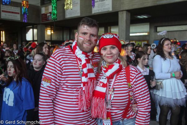 230-kg-rosenmontag-202316BBB2AC-4C99-E306-E000-E9B2543A9F9C.jpg