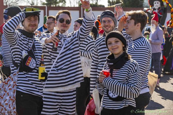 rosenmontag-buir-2025-0043DCFDFBB-EA01-B3A5-036F-DC5E06F17C52.jpg