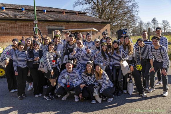 rosenmontag-buir-2025-00693D70AA9-758C-46CB-AE7C-2315CFCDC1C0.jpg