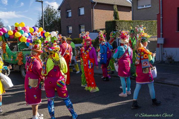 rosenmontag-buir-2025-0188401205A-DD97-2DBC-738F-BBB8F87017CF.jpg