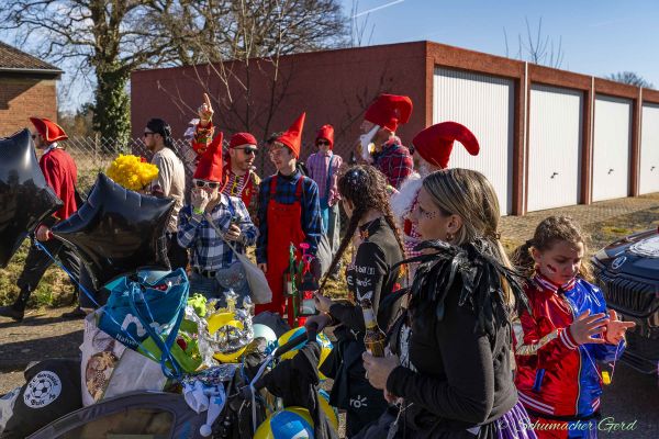 rosenmontag-buir-2025-020B89579CF-14F0-EFEF-A060-41DE88A6EFDC.jpg