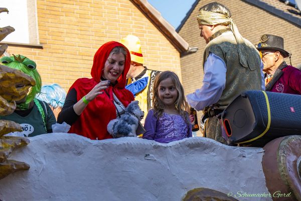 rosenmontag-buir-2025-0552DCC5763-C38C-0D7D-9A4D-B08C9D93C203.jpg