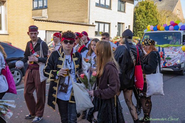rosenmontag-buir-2025-0703192219E-83AF-443F-2B15-68472CD15636.jpg