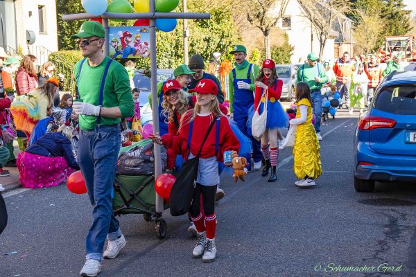 rosenmontag-buir-2025-0778ED133C8-B885-A5E9-3001-BB66A7BA6C49.jpg