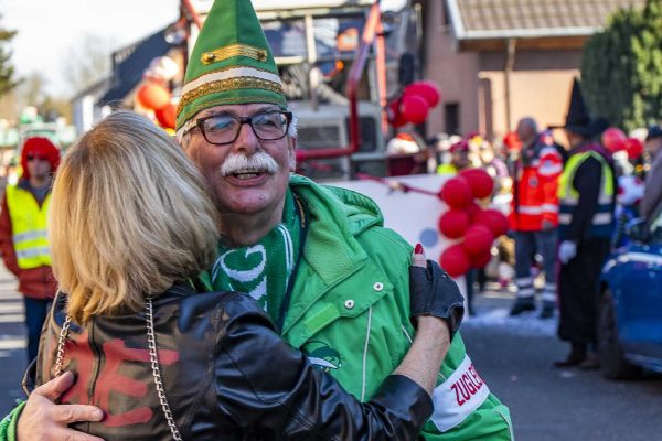 rosenmontag-buir-2025-081E422E221-553A-53F1-5132-49936679E0F5.jpg