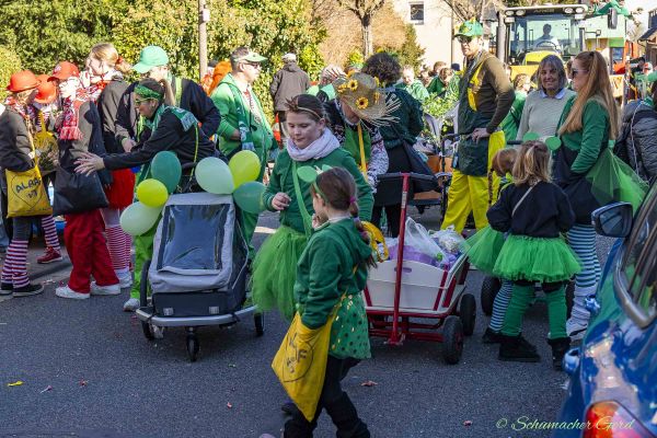 rosenmontag-buir-2025-096AE34E317-FC73-DEEF-1B43-D60E4DF4E9E2.jpg