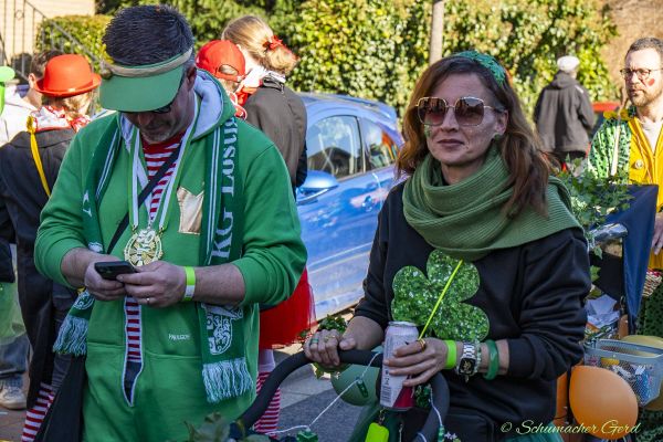 rosenmontag-buir-2025-101763C154F-7C10-BCAD-3B1C-543036DA37FE.jpg