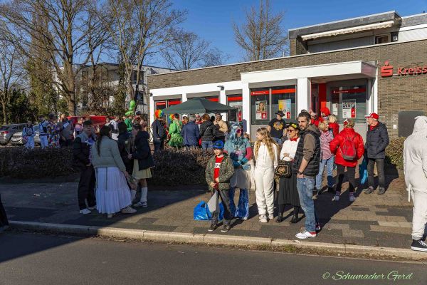 rosenmontag-buir-2025-124BD769DD5-B44D-8720-FF74-3AEC403E5494.jpg