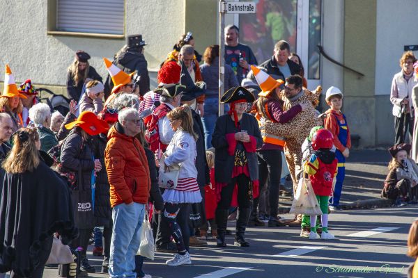 rosenmontag-buir-2025-128BA0869E1-D062-FAA1-2942-B8E5FC7636DF.jpg