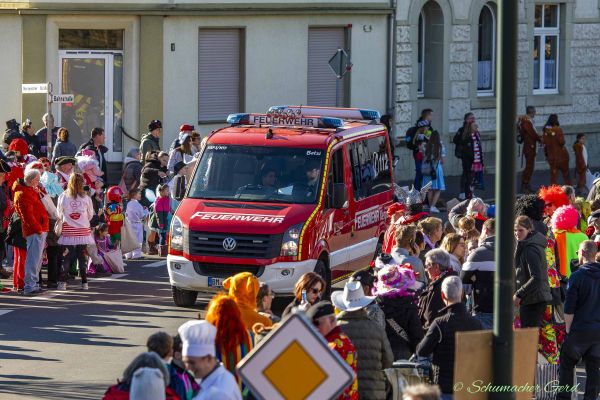 rosenmontag-buir-2025-1329D68F0F0-B71E-B1C2-6FAD-D688C0C76C05.jpg