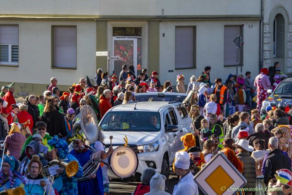 rosenmontag-buir-2025-142D1CD0DD2-5995-90FA-4768-1C0BF375B04A.jpg