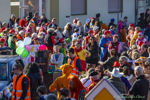 rosenmontag-buir-2025-146BBDCA62C-F6CA-811D-ADD1-1E93FE5E1405.jpg