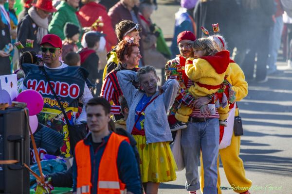 rosenmontag-buir-2025-15058DB4FB9-9C27-1A46-335B-FB363C83A5CF.jpg