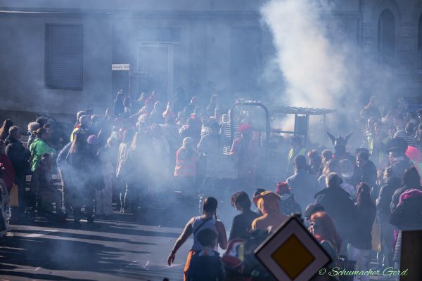 rosenmontag-buir-2025-15345203905-3A88-9A50-E1A1-989F3699D0CE.jpg