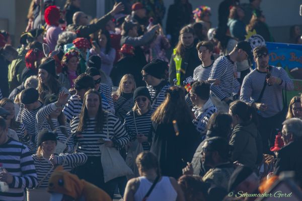 rosenmontag-buir-2025-1560210718F-A878-923A-2896-C421D79918E2.jpg