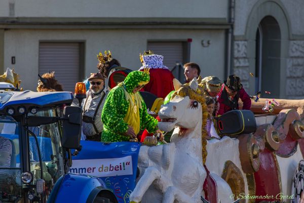 rosenmontag-buir-2025-1582230D0B9-4D8B-F207-586B-4A5D089F3607.jpg
