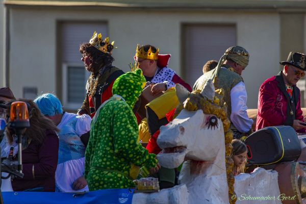 rosenmontag-buir-2025-16104E686D2-3222-4541-AB1B-42DB42D28742.jpg
