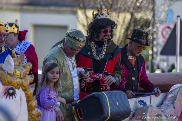 rosenmontag-buir-2025-1638D47B3D3-C1F5-7D39-555C-6D1D2A9F7D03.jpg