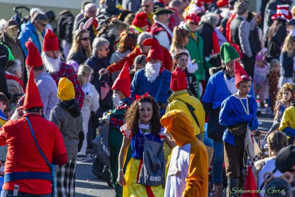 rosenmontag-buir-2025-165EDB05E6F-6935-3423-AC18-349867EFBBA0.jpg
