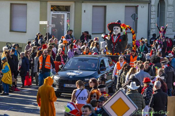 rosenmontag-buir-2025-16775250F0C-26D8-01A1-5C34-7EF7B692D509.jpg