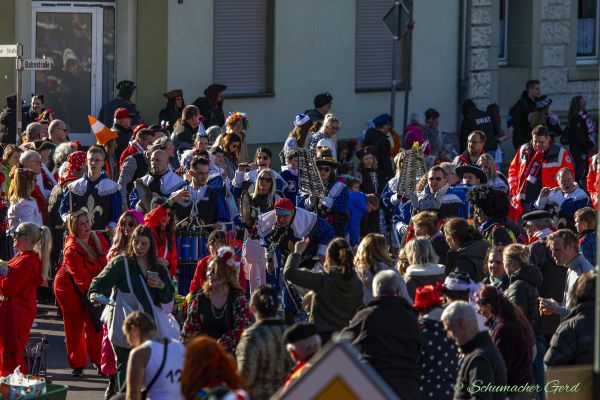 rosenmontag-buir-2025-175C0240B0D-7346-7C6E-B8BD-3D56AB67A526.jpg
