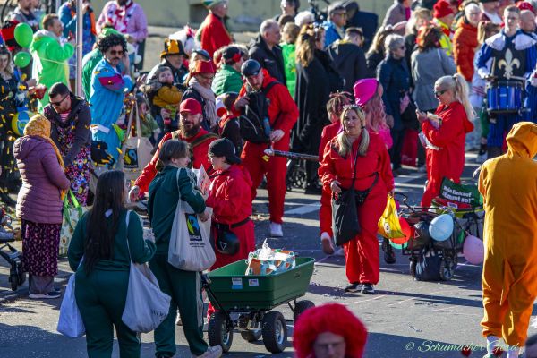 rosenmontag-buir-2025-176AA7E4A53-8FBB-5661-0D1E-7AA971A86485.jpg