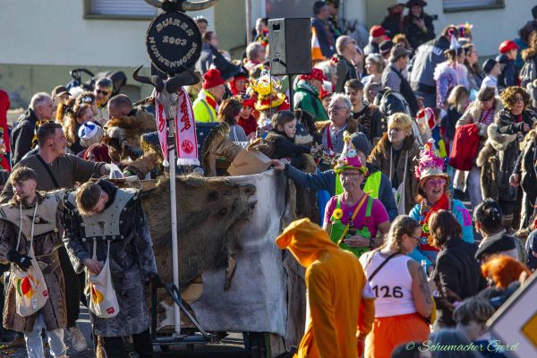 rosenmontag-buir-2025-192210F29E8-47F6-A12A-2F0D-98D9DF631586.jpg