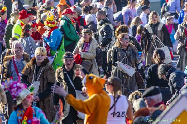 rosenmontag-buir-2025-19388F27823-A3BF-4DC1-5119-A2C059ADD8AD.jpg