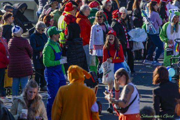 rosenmontag-buir-2025-197D5ECFD4A-5EE3-2078-09F6-C0E31801E7B0.jpg