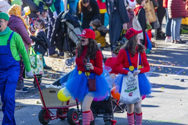 rosenmontag-buir-2025-199D4A26F7D-95DF-0101-9BE8-15267890CE28.jpg