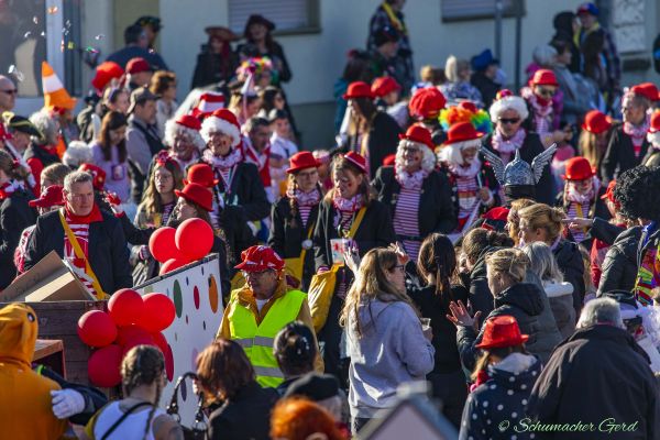 rosenmontag-buir-2025-200238F05CF-FAA7-B336-4557-62868B7B9334.jpg