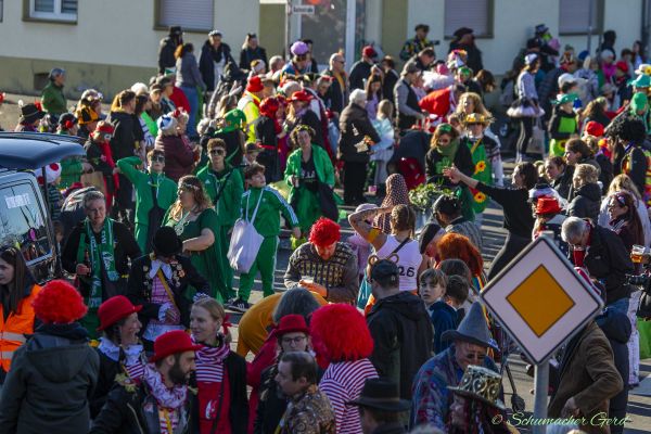 rosenmontag-buir-2025-20887E3F03D-96B6-3BD9-8B69-78536EB8710C.jpg