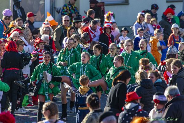 rosenmontag-buir-2025-214BBFFFDC2-FD9F-EA8E-3DEF-85DCD5788146.jpg