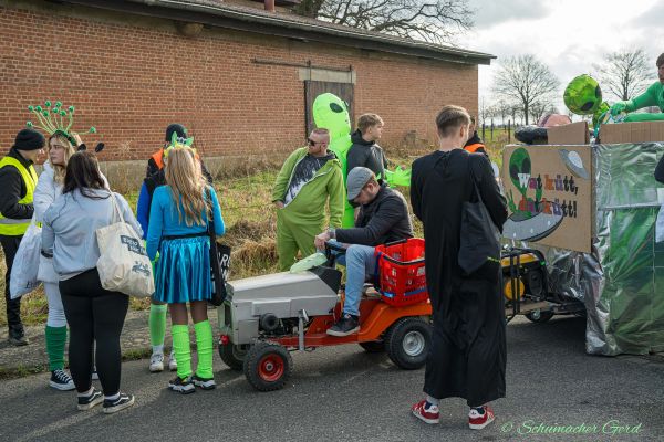rosenmontag-kg-2024-022EBE1D747-F20B-105D-F621-2F26A6C30570.jpg