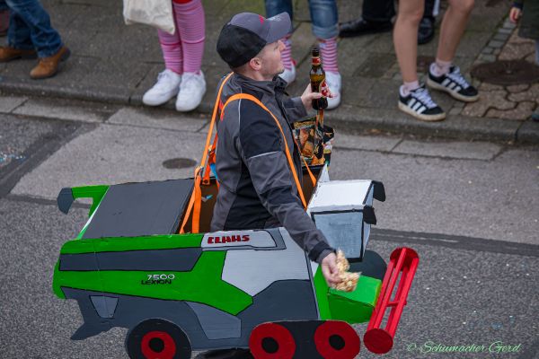 rosenmontag-kg-2024-07924BAAF78-1FCB-1E04-F859-56F1F1059C64.jpg