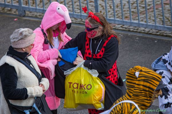 rosenmontag-kg-2024-099D6D53AB7-CE34-F99D-A291-1EE5EF0C16D1.jpg