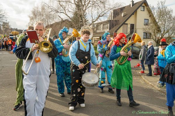 rosenmontag-kg-2024-1495F83A9BC-1C2A-4285-CEF4-CD8BC0B34E2E.jpg