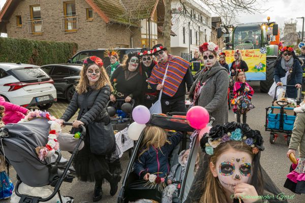 rosenmontag-kg-2024-1654FB6FCEA-B933-3496-2808-C7C6461FB1AF.jpg