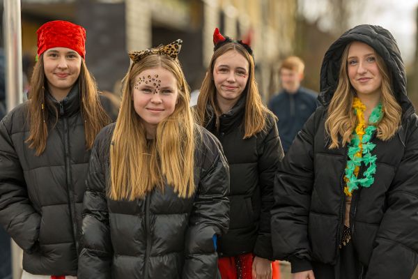 rosenmontag-kg-2024-2184D7E5751-B65A-E529-FBD6-29463ED8D1DD.jpg