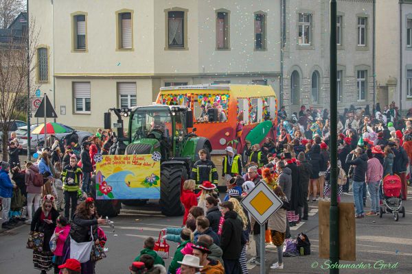 rosenmontag-kg-2024-232BCA4F9F4-FF65-41CF-BC57-33211B427DC2.jpg