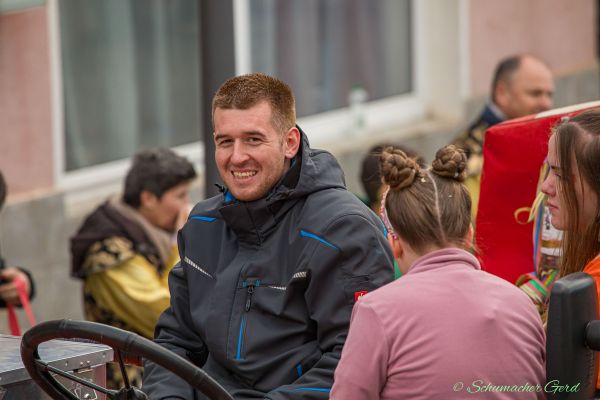 rosenmontag-kg-2024-24827405829-1E37-2A27-F5A4-64FC5E1E54EA.jpg