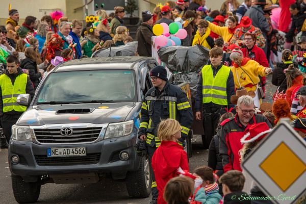 rosenmontag-kg-2024-2578F21FAC1-A3CA-F38C-56D2-F62C585124D6.jpg
