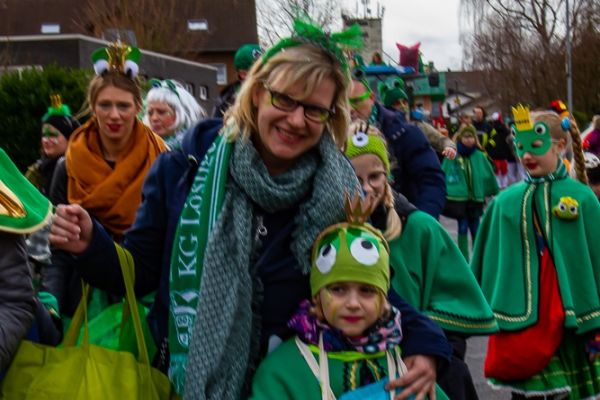 rosenmontagszug-buir-14451A952E4-EA3E-8127-A431-B5F0996DBFC7.jpg
