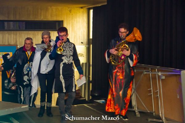 rosenmontagszug-buir-16474D369E6-E3F5-2694-9B74-8AAFD1716C38.jpg