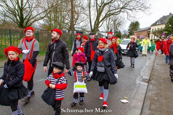 rosenmontagszug-buir-59E702056F-16C3-0D34-C944-9BD631847850.jpg