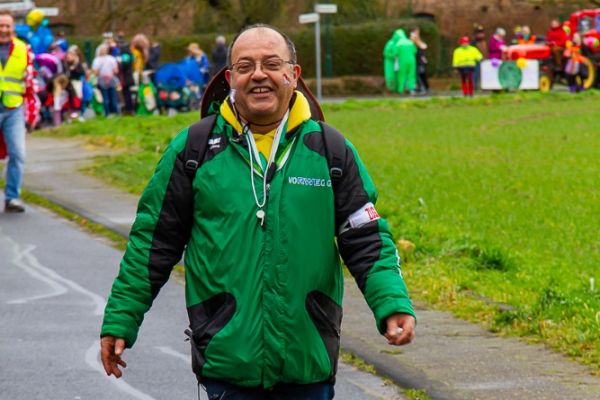 rosenmontagszug-buir-92A28E00F0-0455-8CDD-14C2-E908BD4D160A.jpg