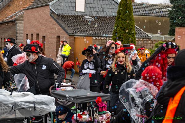 rosenmontagszug-kg-2026-042A369339A-C41C-F3B6-3C27-D8DDE23ED13D.jpg