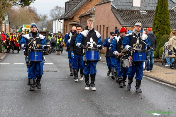 rosenmontagszug-kg-2026-06007F72E87-0C9D-2E2C-424D-50749E78A47D.jpg