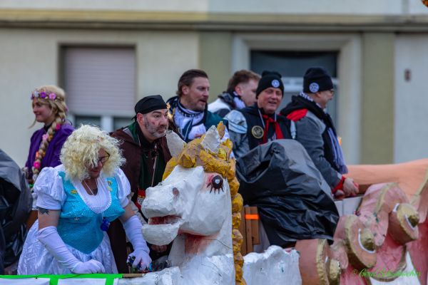 rosenmontagszug-kg-2026-13247F1BE39-D607-AF69-34FB-9F194616B885.jpg