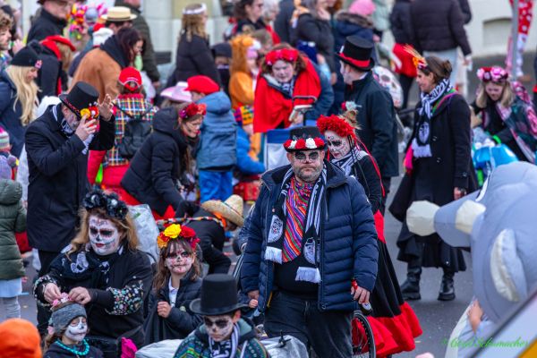 rosenmontagszug-kg-2026-15517EB68F9-5485-5F96-3374-BA256BA31811.jpg